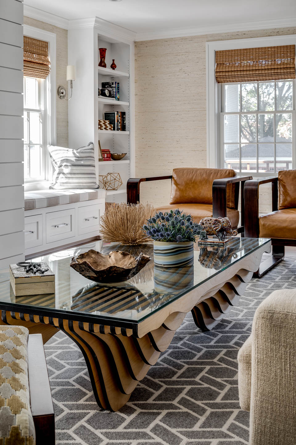 We are getting our dose of good taste this Tuesday with Digs Design of Newport, Rhode Island.   Owner Jocelyn Chiappone creates extraordinary rooms that welcome and make every home look and feel special. Greg Premru Photography
