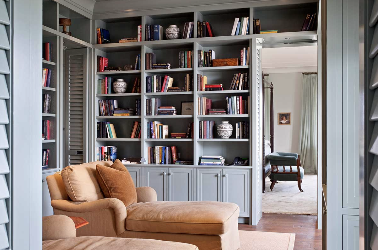 Polished yet laid-back, elegant yet welcoming, Oliva O'Bryan creates effortlessly chic living rooms that feel like home. The dynamic sister design team behind these amazing spaces, beautifully captured by Jessica Glynn Photography has curated rooms that immediately capture your attention.