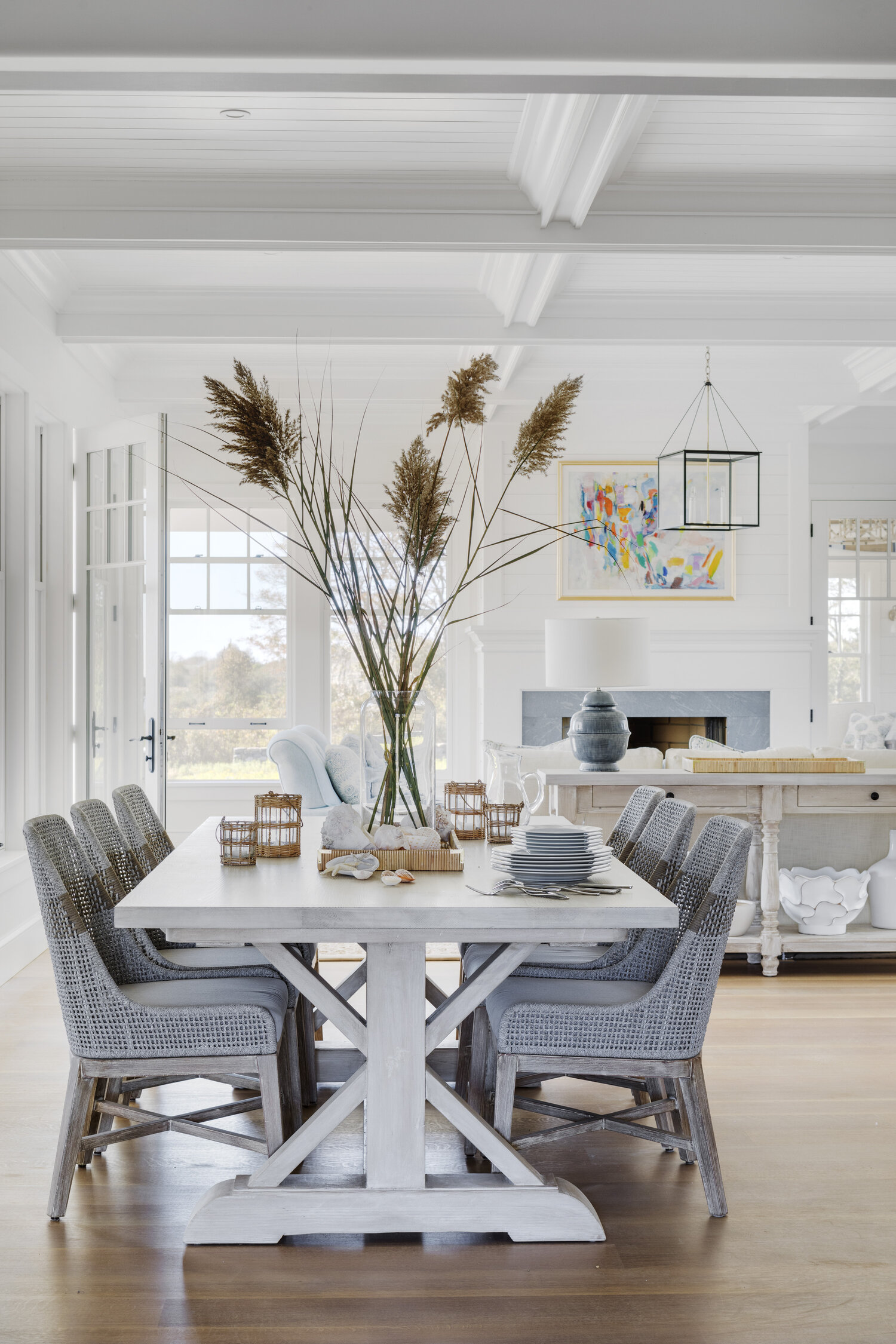 One peek at this Digs Design paradise and you'll feel like you're a million miles away! Calming, soothing and totally vacation worthy, feel free to tour this one again and again. Photography: Greg Premru @gregpremru Stylist: @karinlidbeck Architect CWA Architect @arner_architect