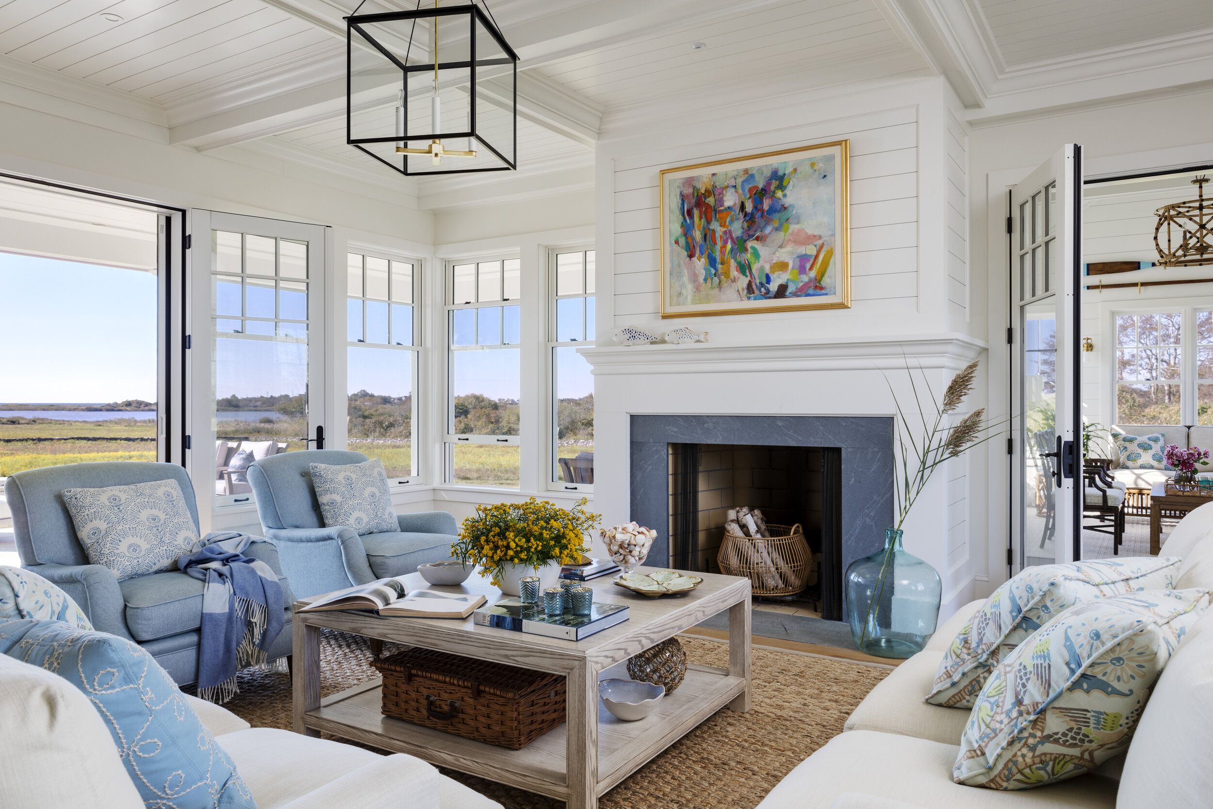 One peek at this Digs Design paradise and you'll feel like you're a million miles away! Calming, soothing and totally vacation worthy, feel free to tour this one again and again. Photography: Greg Premru @gregpremru Stylist: @karinlidbeck Architect CWA Architect @arner_architect