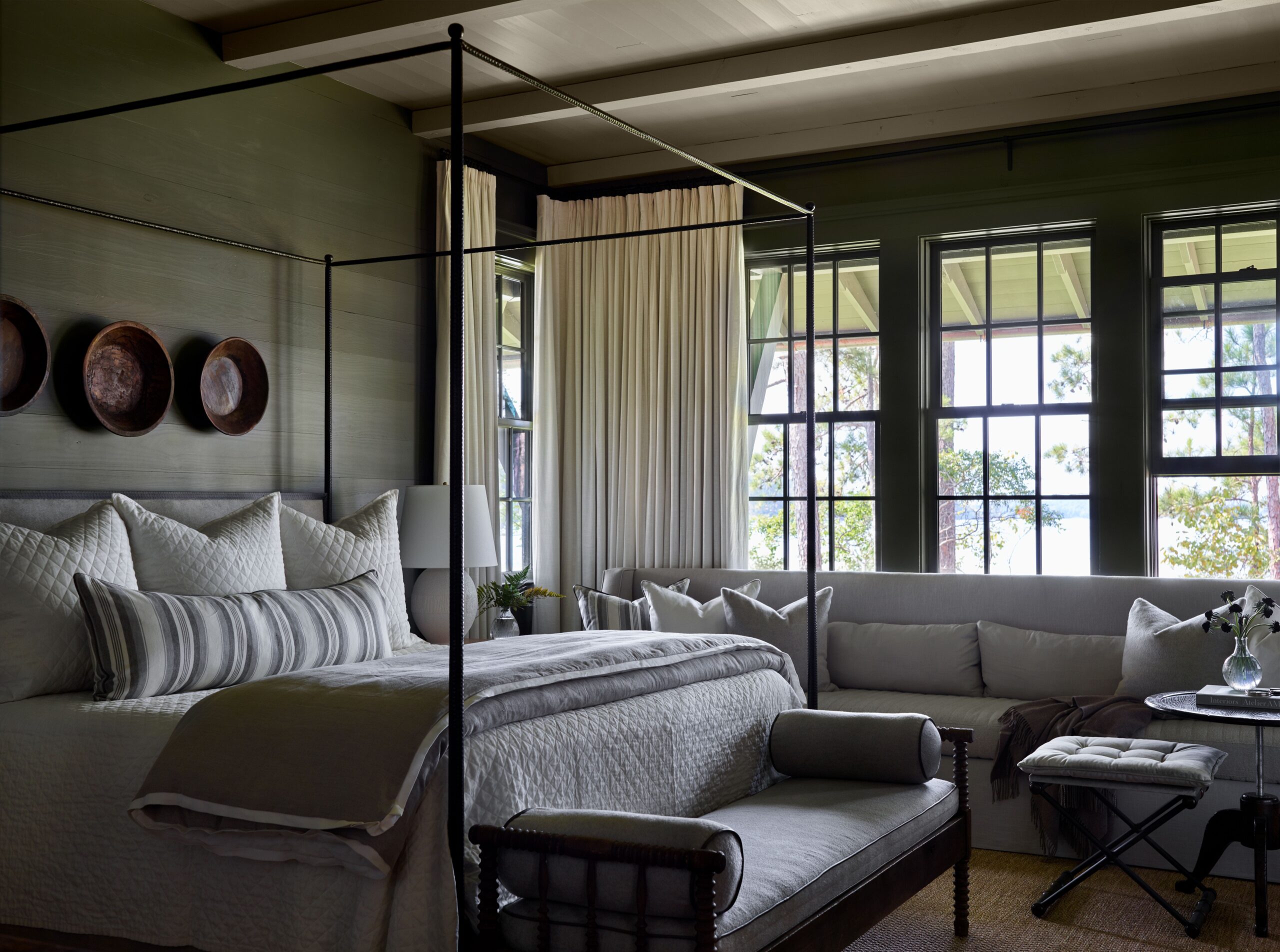 If you’re looking for inspiration to transform your home into a beautiful and functional space, look no further than the beautiful interior design of a favorite designer. With a focus on Southern charm and a love for classic design elements, her work is both timeless and on-trend. Ashley Gilbreath Interior Design , Emily Followill Photography