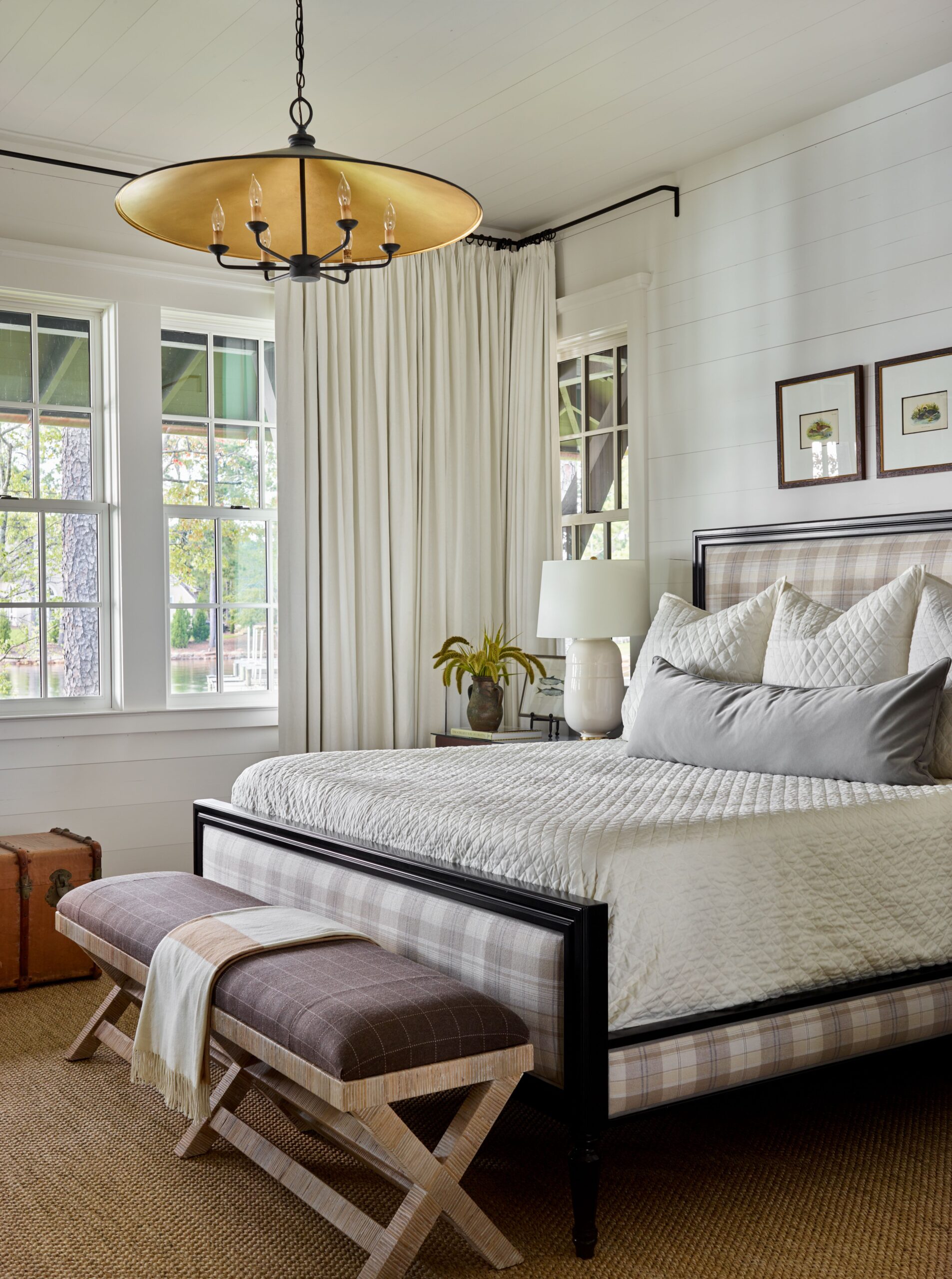 If you’re looking for inspiration to transform your home into a beautiful and functional space, look no further than the beautiful interior design of a favorite designer. With a focus on Southern charm and a love for classic design elements, her work is both timeless and on-trend. Ashley Gilbreath Interior Design , Emily Followill Photography