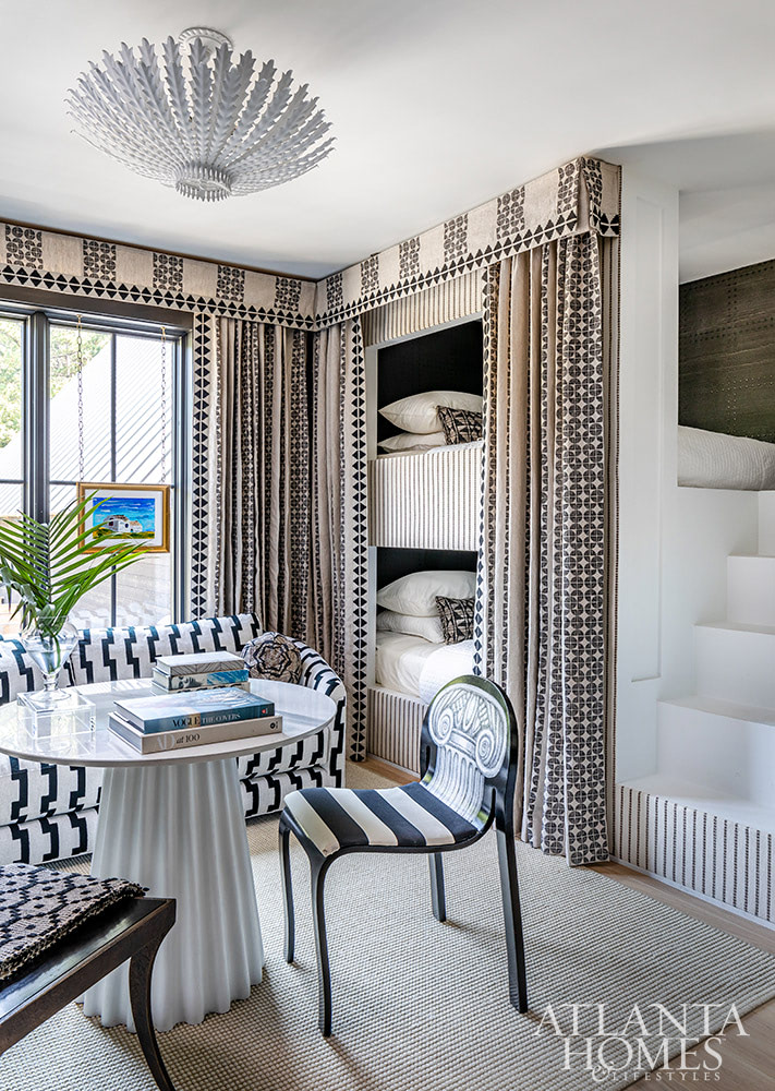 Refined yet laid-back, elegant yet welcoming, these stunning bedroom ideas feel like home. Source: Atlanta Homes & LIfestyles | Joyful Designs Studios | Photography Jeff Herr