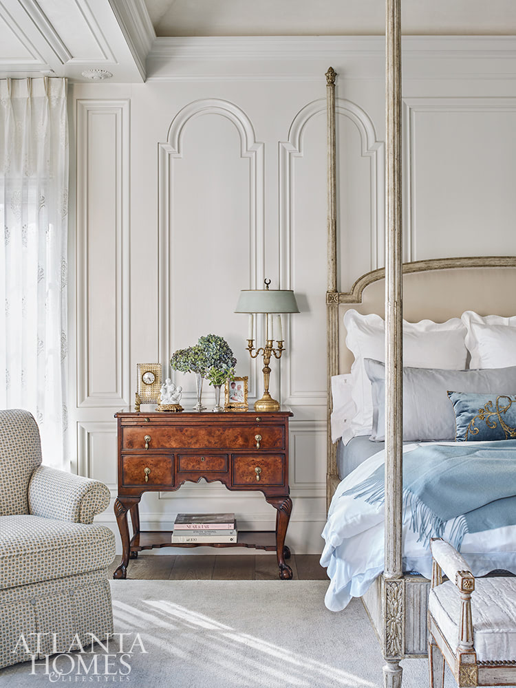 Refined yet laid-back, elegant yet welcoming, these stunning bedroom ideas feel like home. Source: Atlanta Homes & Lifestyles |Cindy Kahn Interiors | Emily Followill Photography | Eleanor Roper Stylist
