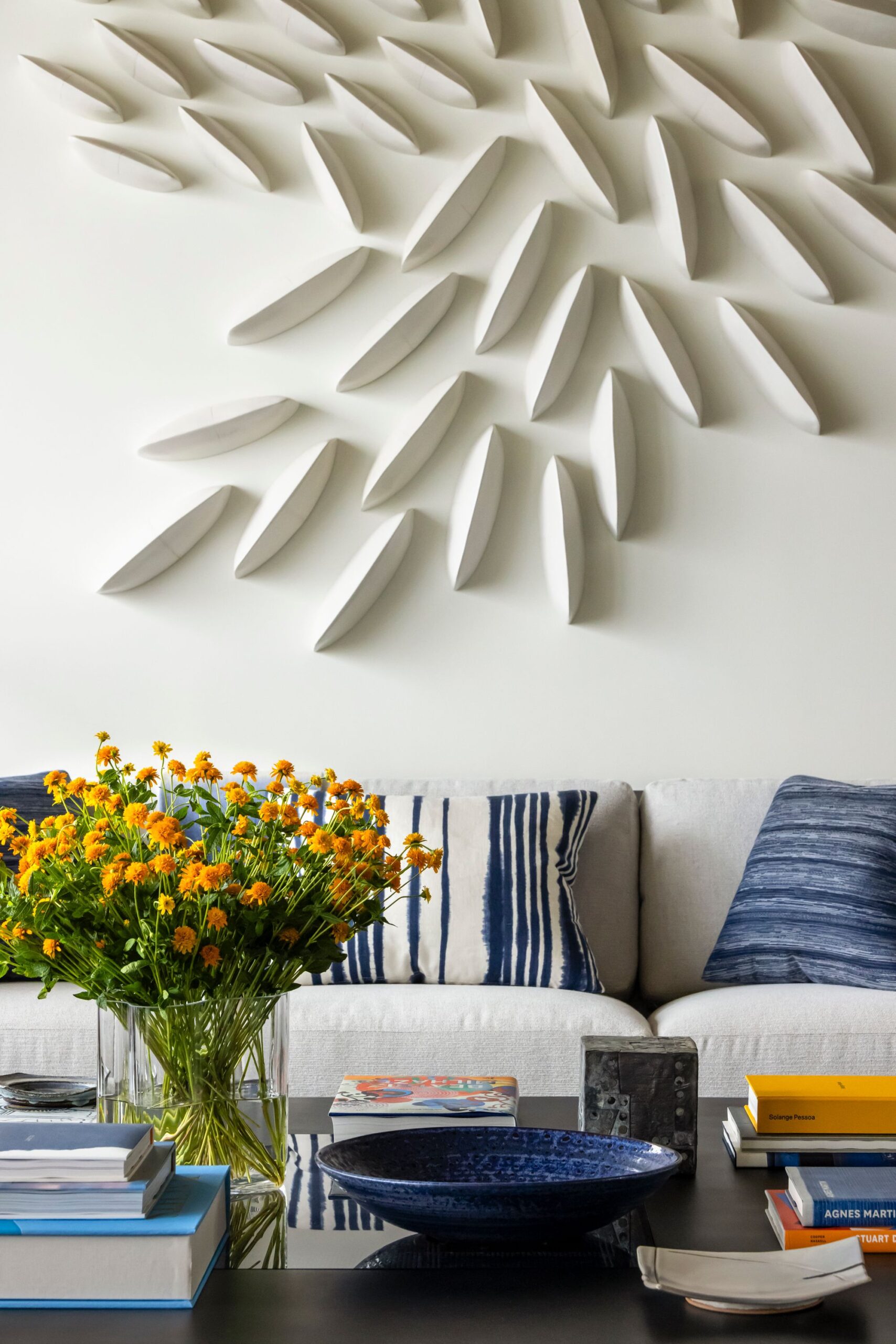 Summer may be coming to an end, but we think the fall is one of the absolute best times to enjoy a seaside cottage, like this breathtaking Martha's Vineyard retreat design by Interior Designer Mark Cunningham and Architect John B. Murray. - Eric Piasecki Photography