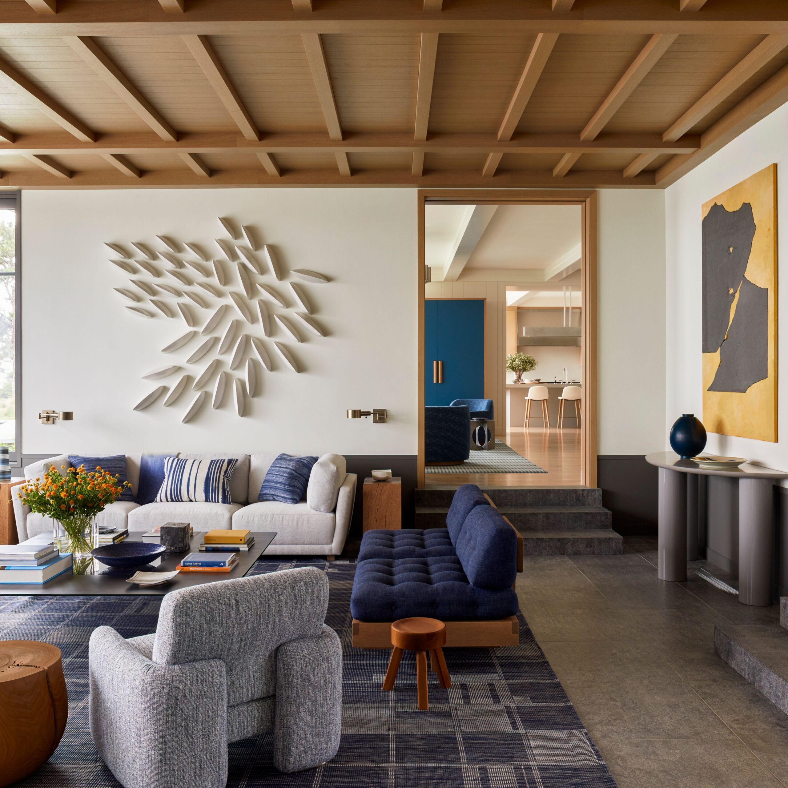 Summer may be coming to an end, but we think the fall is one of the absolute best times to enjoy a seaside cottage, like this breathtaking Martha's Vineyard retreat design by Interior Designer Mark Cunningham and Architect John B. Murray. - Eric Piasecki Photography