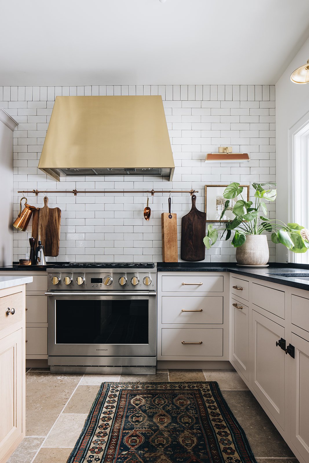 for the right balance in any home, there is absolutely nothing like a well-placed antique  or vintage piece.  They instantly ground a room and give it a sense of place and history and Jean Stoffer is an expert at achieving this look. Stoffer Photography Interiors