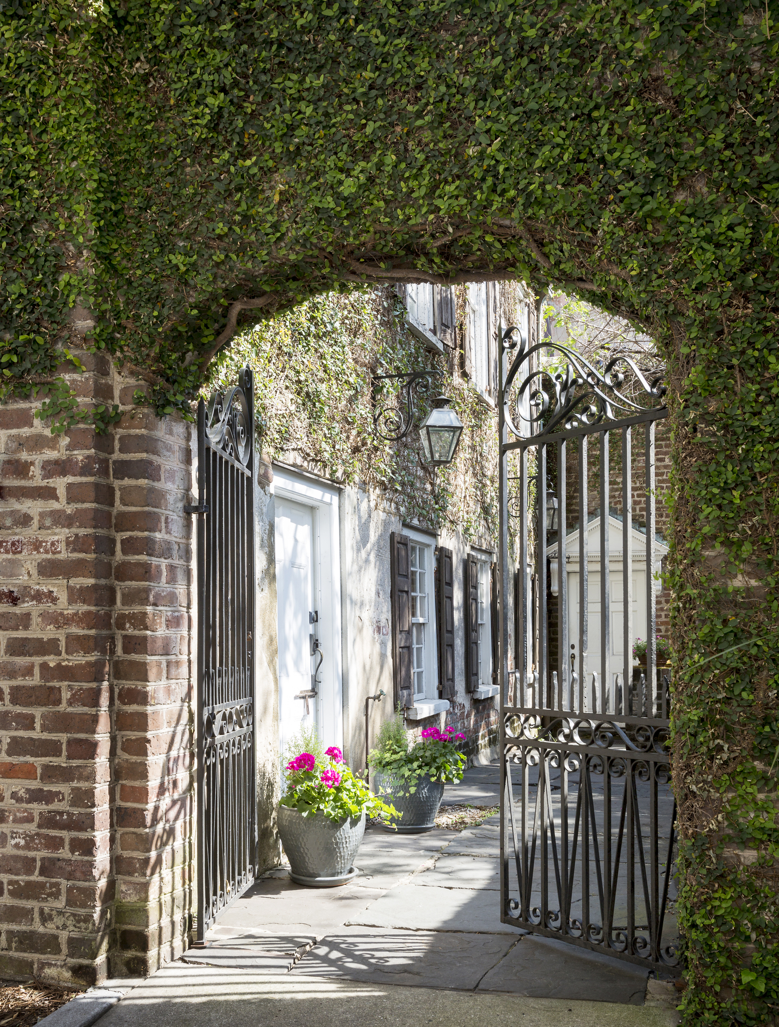 If you've ever dreamed of having your own pied-à-terre brimming with character, we have just the tour for you today!  Located in the enchanting city of Charleston, SC,  this retreat designed by Michael Mitchell is a special getaway for a  couple from Greenville.Photographer: Nancy Nolan Stylist: Ellen Scruggs
