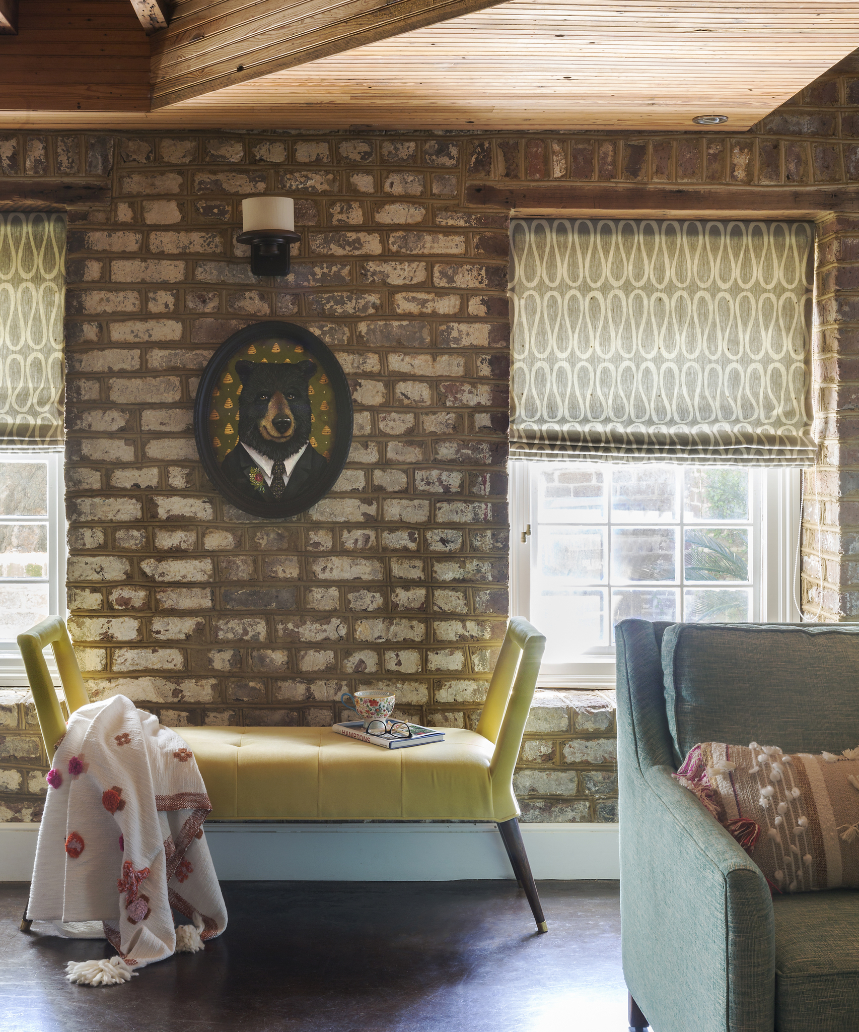 f you've ever dreamed of having your own pied-à-terre brimming with character, we have just the tour for you today!  Located in the enchanting city of Charleston, SC,  this retreat designed by Michael Mitchell is a special getaway for a  couple from Greenville. Photographer: Nancy Nolan Stylist: Ellen Scruggs