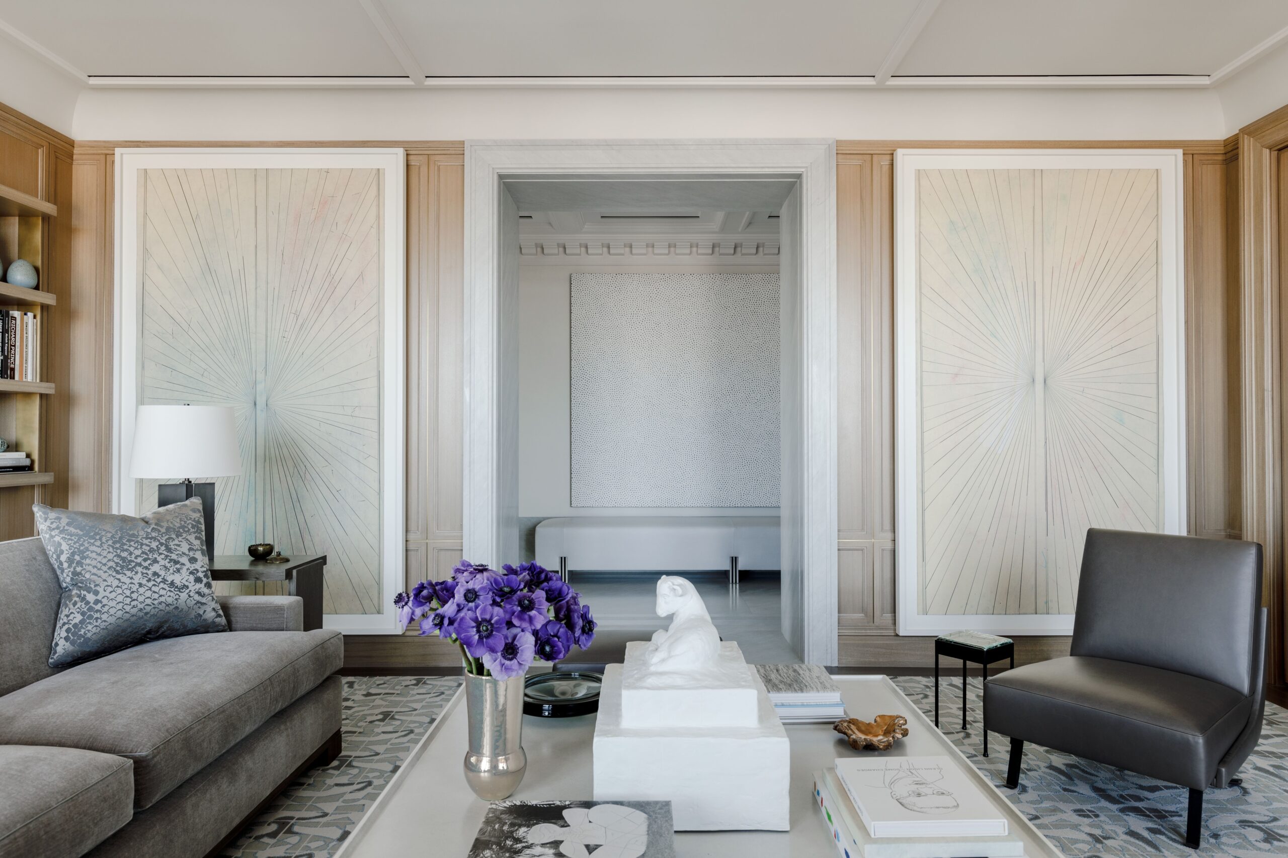 Great design is all about the details. And no one’s work embodies that more than the good taste of Mark Cunningham.  With his brilliant use of layering in interior design, he creates chic and sophisticated spaces that are perfect for family living!  