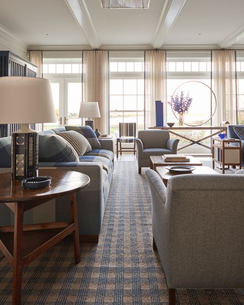 Great design is all about the details. And no one’s work embodies that more than the good taste of Mark Cunningham.  With his brilliant use of layering in interior design, he creates chic and sophisticated spaces that are perfect for family living!  
