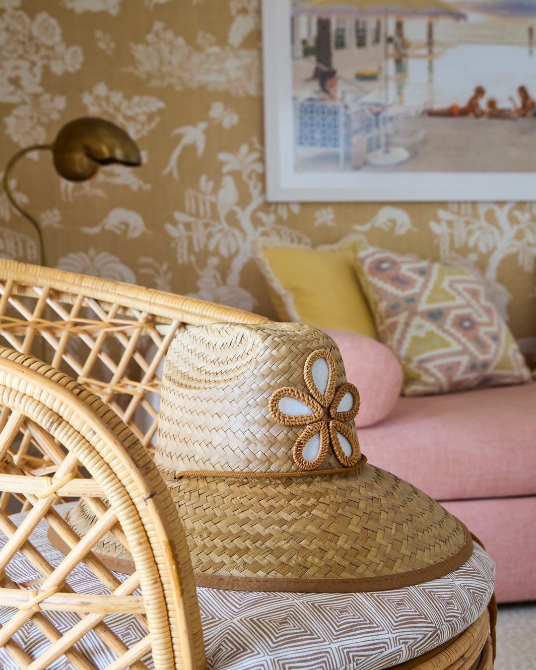 We hope all of you know how much we love our readers! To prove it we're sharing a heaping helping of gorgeous interiors today! When it comes to wonderful taste, we know you'll agree that when it was dished out, Caitlin Kah got more than her fair share. Brantley Photography