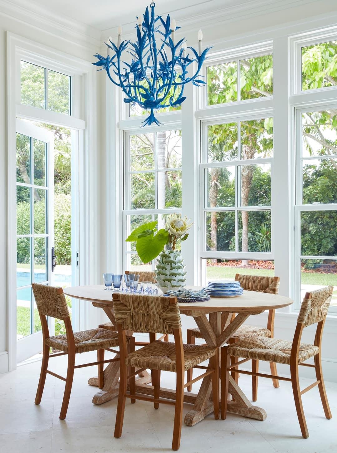 We hope all of you know how much we love our readers! To prove it we're sharing a heaping helping of gorgeous interiors today! When it comes to wonderful taste, we know you'll agree that when it was dished out, Caitlin Kah got more than her fair share. Brantley Photography