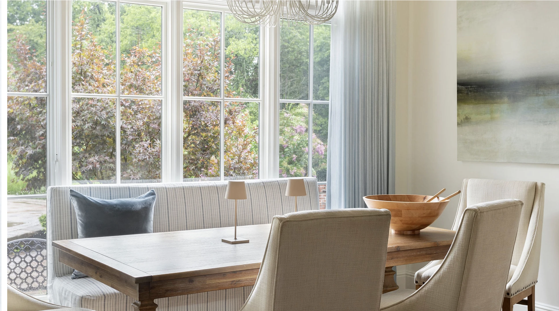The art of sophistication, beauty and attention to detail are just a few of the things that come to mind when we think of Cerminara Design's good taste. PHotography @carolinesharpnack