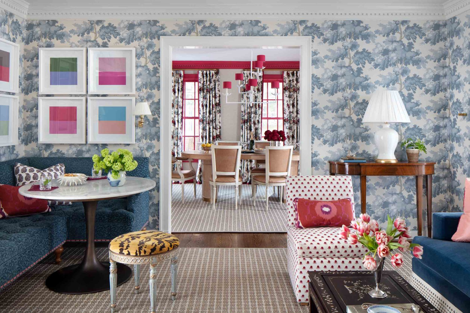This charming home in Richmond, Virginia designed by the talented Elly Poston is elegant, fresh and fun–everything a home for a young family should be!  From the fresh and inviting color palette to the well-placed accessories, every element is perfection.  Take a peek. We think you’ll love it just as much as we do! Gordon Gregory Photography