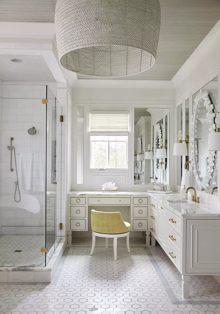 This gorgeous home by Georgia Street Design is the ultimate blend of timeless and modern and hits all the high notes when it comes to style.Brie Williams Photography - @briewilliams