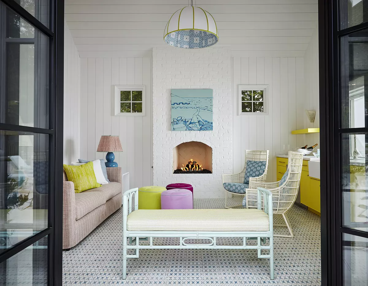 This gorgeous home by Georgia Street Design is the ultimate timeless and modern blend and hits all the high notes when it comes to style.Brie Williams Photography - @briewilliams
