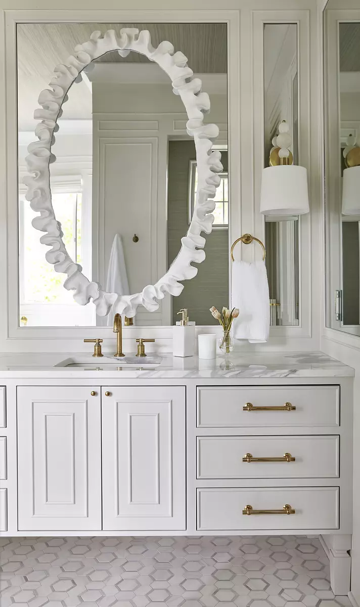 This gorgeous home by Georgia Street Design is the ultimate blend of timeless and modern and hits all the high notes when it comes to style.Brie Williams Photography - @briewilliams