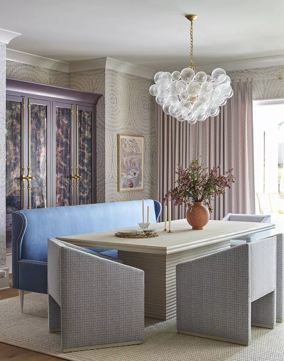 This gorgeous home by Georgia Street Design is the ultimate timeless and modern blend and hits all the high notes when it comes to style.Brie Williams Photography - @briewilliams