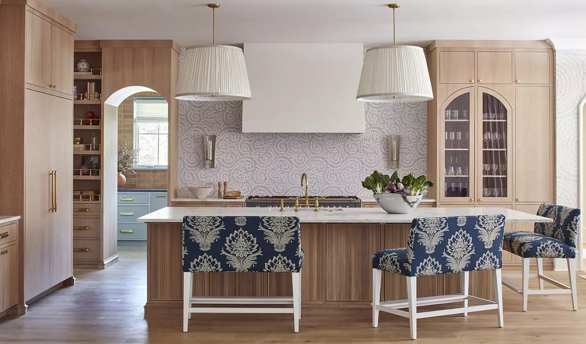 This gorgeous home by Georgia Street Design is the ultimate blend of timeless and modern and hits all the high notes when it comes to style.Brie Williams Photography - @briewilliams