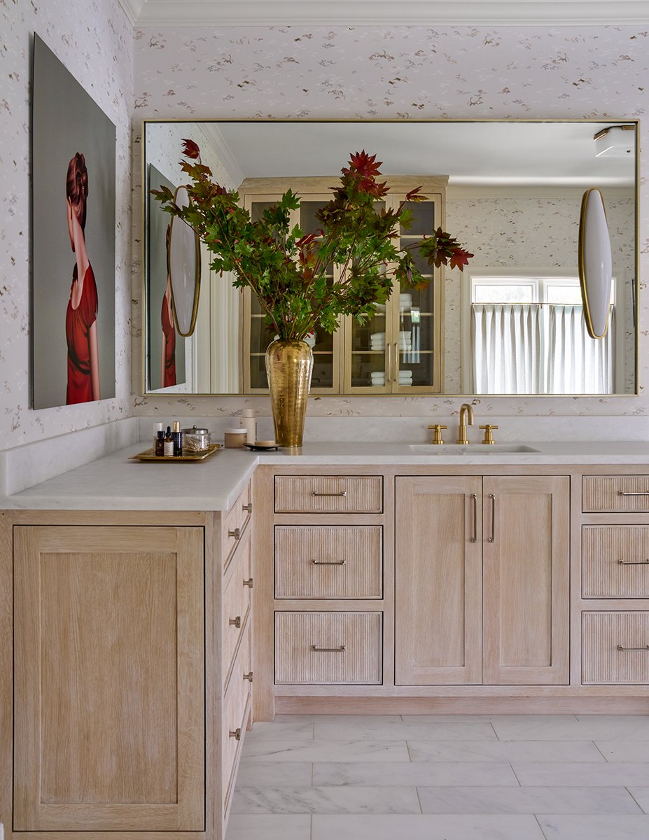 If you could use a break from the hustle and bustle of Thanksgiving preparations today, grab a cozy blanket, a steaming mug of hot cocoa and a place by the fire and explore this beautiful home by Mary Beth Wagner Interiors. Nathan Schroder Photography