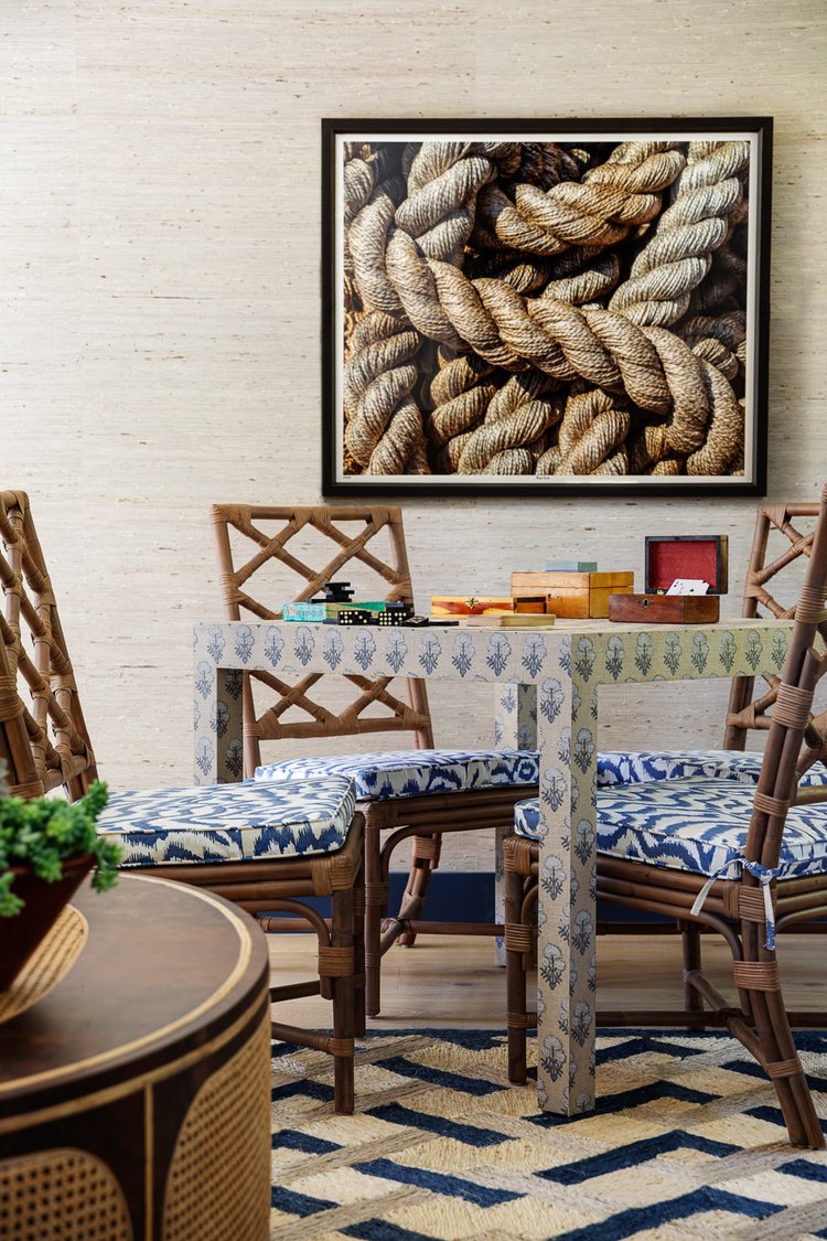 We are getting our dose of good taste this Tuesday with Digs Design of Newport, Rhode Island.  Owner Jocelyn Chiappone creates extraordinary rooms that welcome and make every home look and feel special. Her extraordinary talent brings a home to life and gives us one more reason to love their designs.  From the largest room to the tiniest nook nothing is overlooked.  One peek at this magical Massachusetts retreat and you’ll feel like you’re a million miles away! Greg Premru Photography 