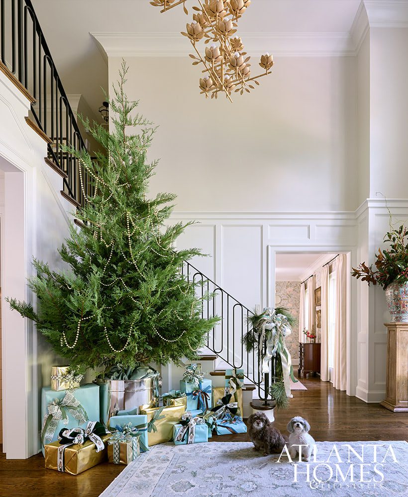 In a charming, quiet neighborhood, a wonderful Atlanta home underwent a remodel that seamlessly blended tradition with a British touch, creating a timeless residence that captured the essence of classic Southern architecture. The owners, a couple with a love of of the Cotswolds and a desire for modern comfort, along with Michelle Doughtie of  Shilling & Co  embarked on a journey to update their beloved home, striking a delicate balance between preserving its historical charm and infusing it with modern sensibilities.  Photographed by David Christensen | Styled by KS Creative