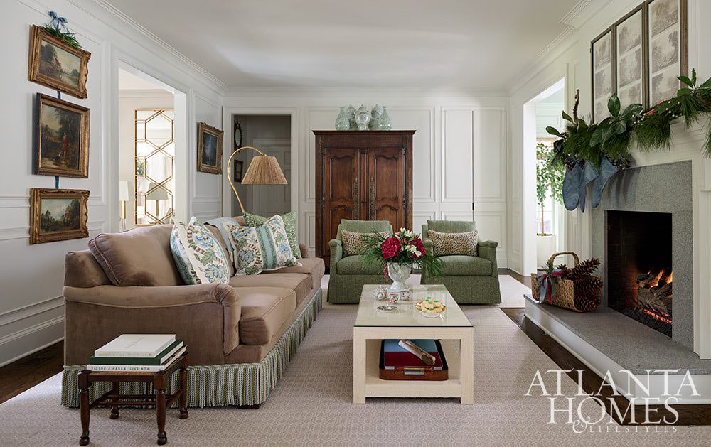 In a charming, quiet neighborhood, a wonderful Atlanta home underwent a remodel that seamlessly blended tradition with a British touch, creating a timeless residence that captured the essence of classic Southern architecture. The owners, a couple with a love of of the Cotswolds and a desire for modern comfort, along with Michelle Doughtie of  Shilling & Co  embarked on a journey to update their beloved home, striking a delicate balance between preserving its historical charm and infusing it with modern sensibilities.  Photographed by David Christensen | Styled by KS Creative