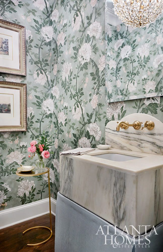 In a charming, quiet neighborhood, a wonderful Atlanta home underwent a remodel that seamlessly blended tradition with a British touch, creating a timeless residence that captured the essence of classic Southern architecture. The owners, a couple with a love of of the Cotswolds and a desire for modern comfort, along with Michelle Doughtie of  Shilling & Co  embarked on a journey to update their beloved home, striking a delicate balance between preserving its historical charm and infusing it with modern sensibilities.  Photographed by David Christensen | Styled by KS Creative