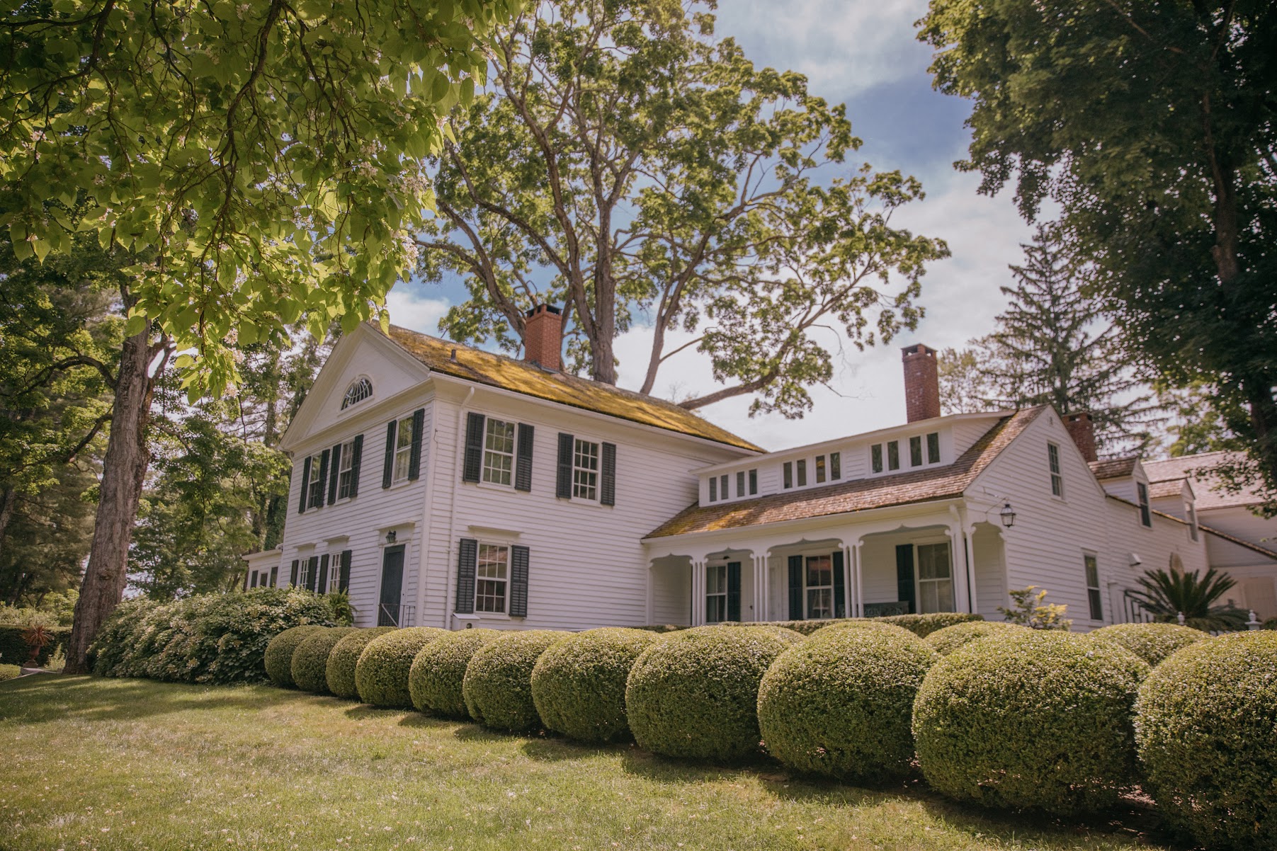  Have you ever dreamed of designing your own home with the skill of Bunny Williams?  Well now is your opportunity!  