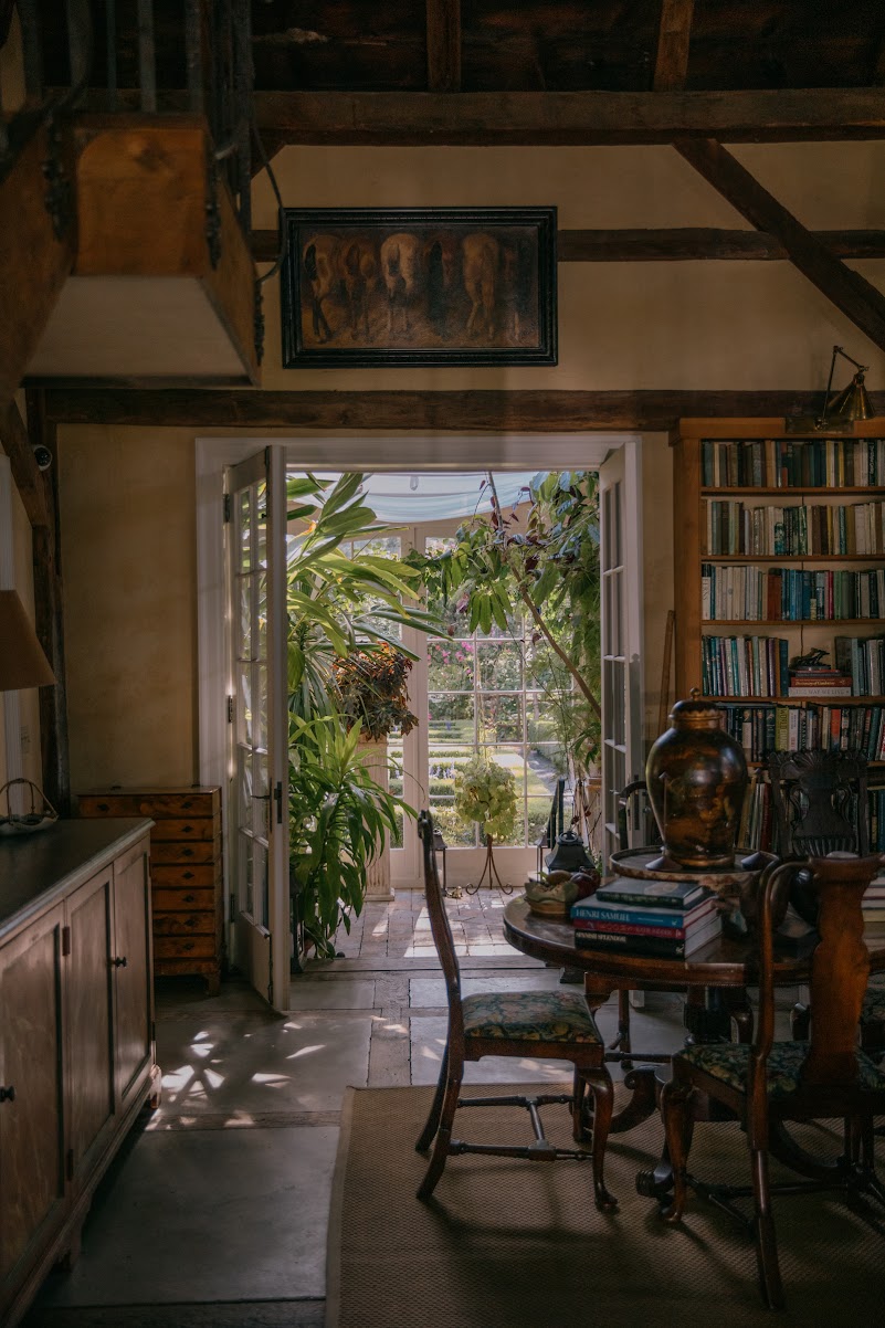  Have you ever dreamed of designing your own home with the skill of Bunny Williams?  Well now is your opportunity!  Through  Create Academy, you can create your dream home and learn from one of the greats!
