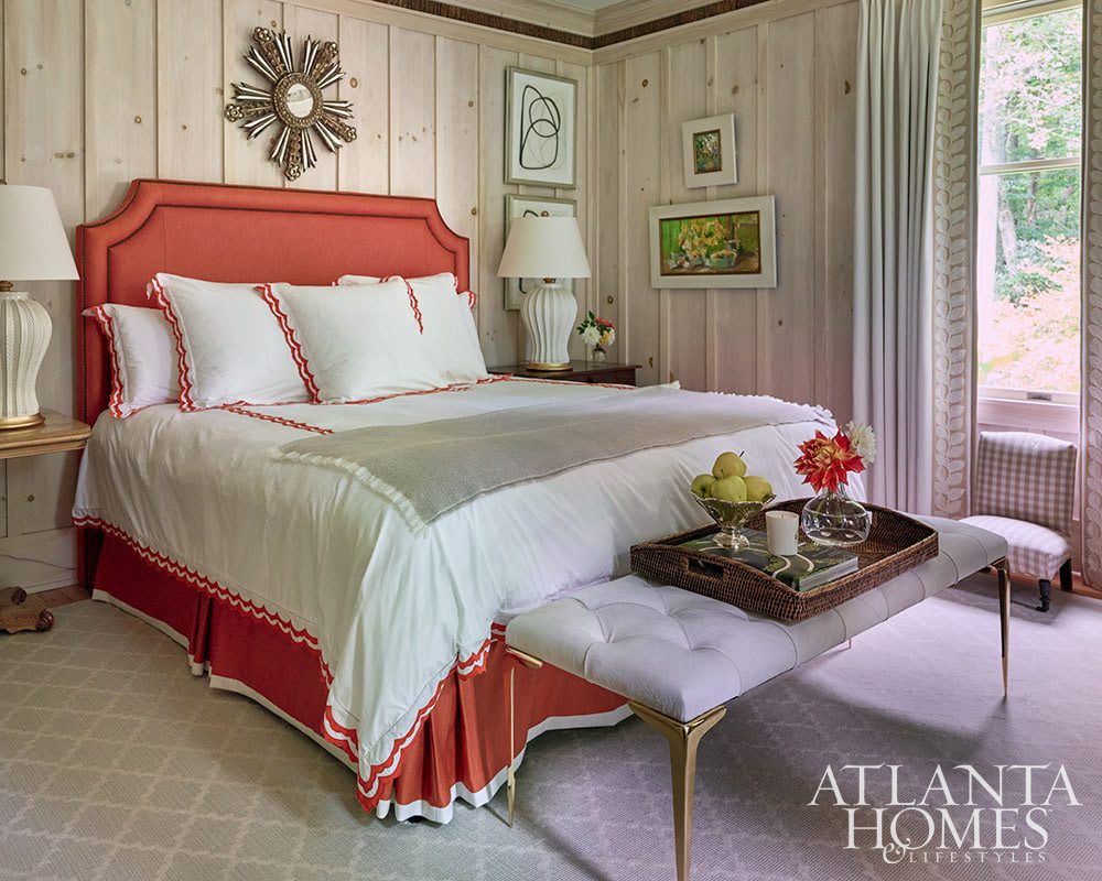 Why, more than one of our favorite interior designers creating a fabulous home, of course! The amazing 2024 Cashiers house is just that.  Despite the fact that this chic showhouse was designed by a bevy of talents, the entire home feels cohesive and warm. Francie Hargrove Design | Atlanta Homes & Lifestyles | David Christensen Photography