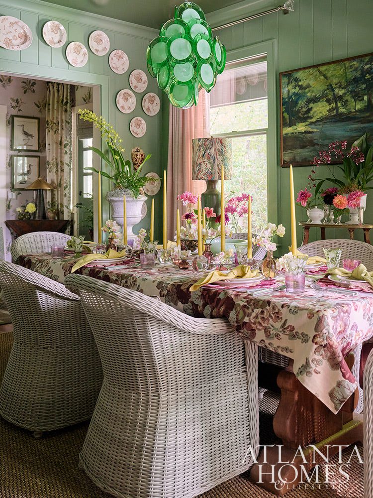 Why, more than one of our favorite interior designers creating a fabulous home, of course! The amazing 2024 Cashiers Showhouse is just that.  Despite the fact that this chic showhouse was designed by a bevy of talents, the entire home feels cohesive and warm. Elizabeth Stuart Design | Atlanta Homes & Lifestyles | David Christensen Photography