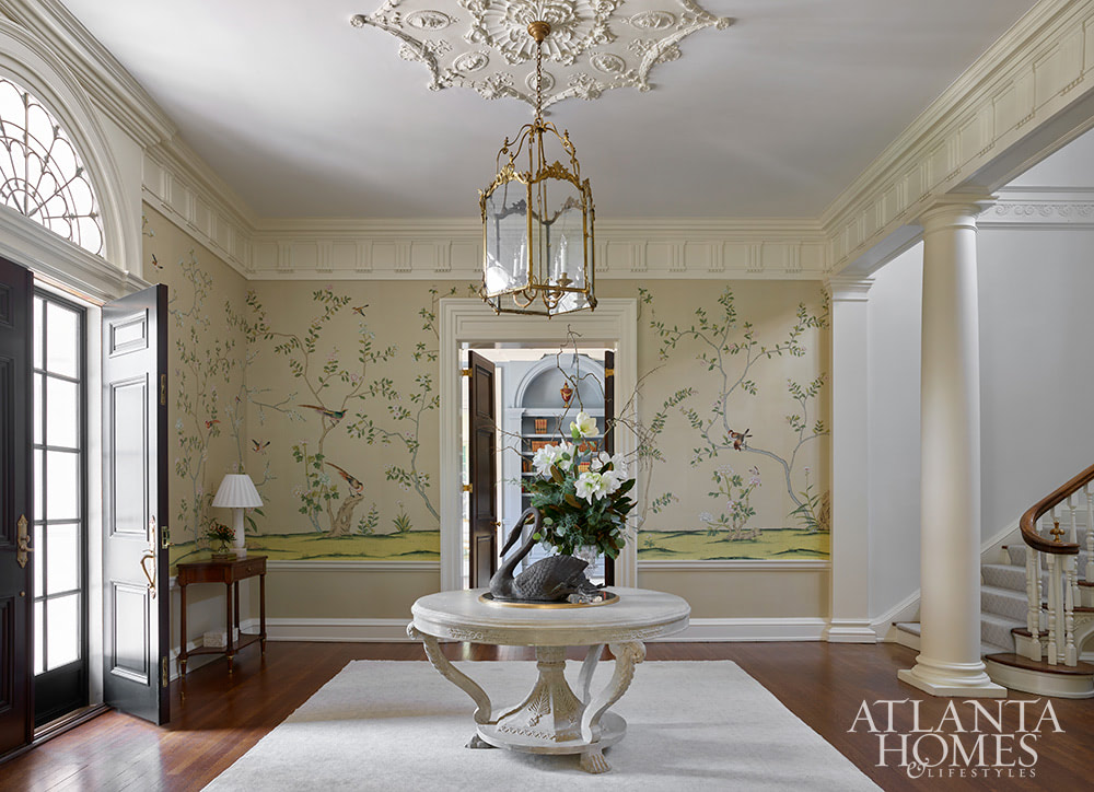 Are you in the mood to tour a fabulous home today? We know we are! This gorgeous home designed by Yong Pak of Pak Heydt Architects with interiors by Carole Weaks Interiors is the perfect combination of chic and traditional and hits all the high notes when it comes to style.
