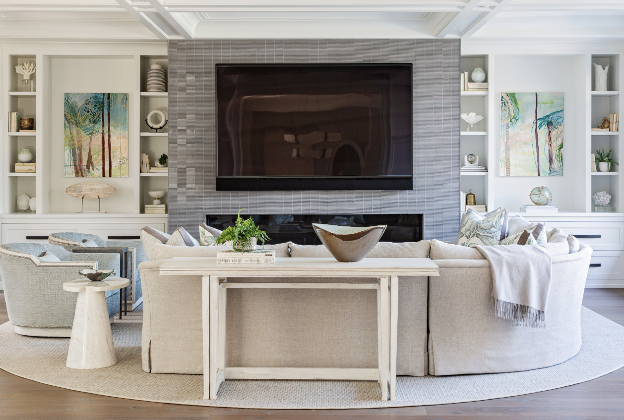 Are you in the mood to tour a fabulous home today? We know we are!  This stunning waterside home designed by MDI Luxury Design is the perfect combination of modern and traditional and hits all the high notes when it comes to style. So take a look around. You're welcome to stay as long as you like! - Julia Lynn Photography Architect: Camens Architectural Group Builder: Bennett-McLuen Homes