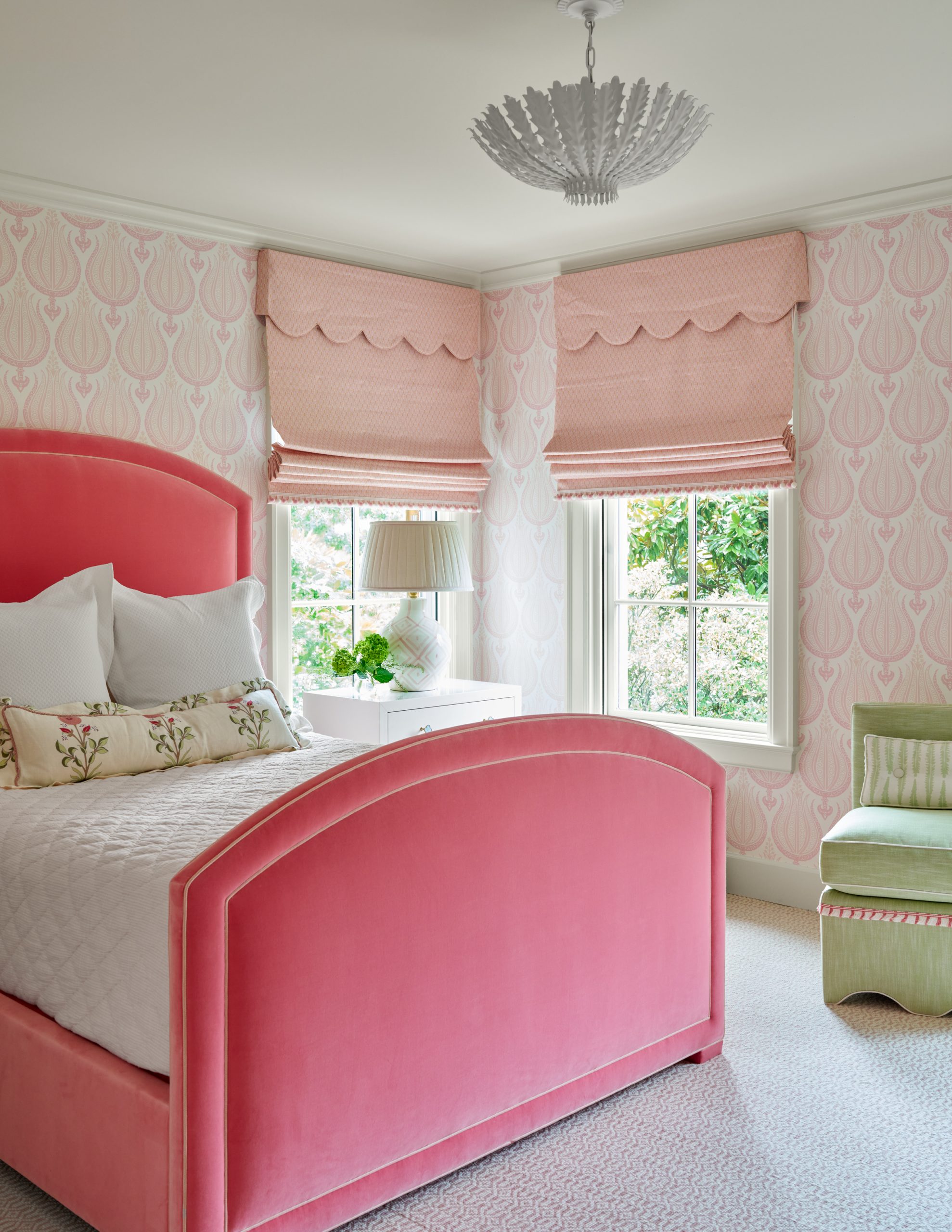Life–and houses–are all about the interior details. And no one embraces that philosophy better than the designers of Collins Interiors. From the largest room to the tiniest nook, nothing is overlooked in their timeless design.  Their work combines classic sensibilities with stunning architecture for spaces with purpose, with style and, most important of all, with that certain undefinable something that makes a house feel like a home. So brew an extra cup of coffee and take a peek at this cozy, luxurious home that is so unforgettably chic you’ll undoubtably find yourself daydreaming about a few little changes for you own home. Enjoy! Nathan Schroder Photography
