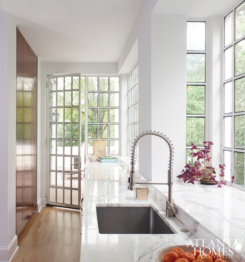 Atlanta Homes & Lifetyles | D. Stanley Dixon Architect | Design Galleria Kitchen & Bath Studio's Mary Kathryn Timoney Designer | David Christensen PhotographyThe 25th annual Atlanta Homes and Lifestyle Kitchen of the Year winners are masters of style. From modern aesthetics and natural warmth, these kitchens exude an air of sophistication and elegance. Beyond the basics, there are so many ways to make the heart of the home warm, welcoming and absolutely you and these four kitchens may just give you the incentive to update your own kitchen.