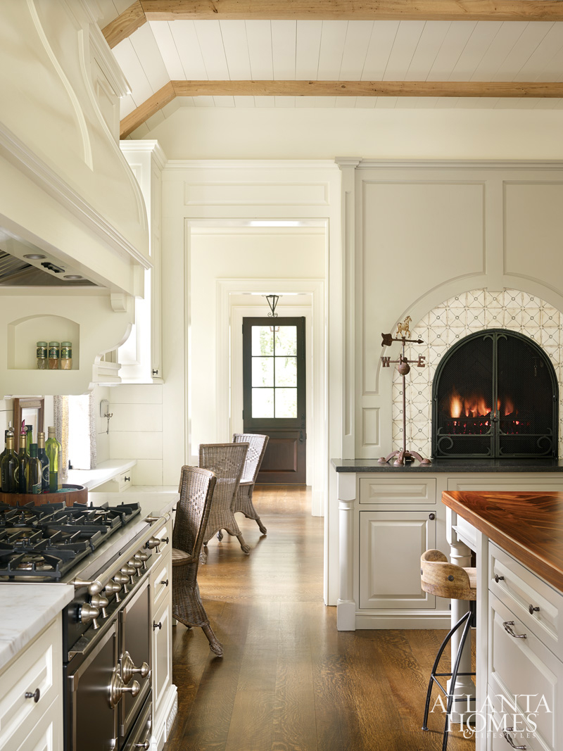 The winners of the 25th annual Atlanta Homes and Lifestyle Kitchen of the Year are masters of style. From modern aesthetics and natural warmth, these kitchens exude an air of sophistication and elegance. Beyond the basics, there are so many ways to make the heart of the home warm, welcoming and absolutely you and these four kitchens may just give you the incentive to update your own kitchen.Atlanta Homes & Lifestyles | Architect Frank Neely | Wendy Meredith Interior Design | Photography: David Christensen.