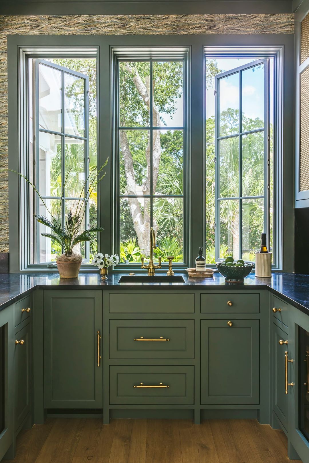  If you could use a break from the hustle and bustle of daily life, come rest with us in this relaxing and charming Charleston home designed by the talented Caitlin Kah!  Step inside this family-friendly oasis and then look around again. From the stunning color palette to the well-placed accessories, every element is perfection.  You won’t want to miss a single character-filled detail! Brantley Photography
