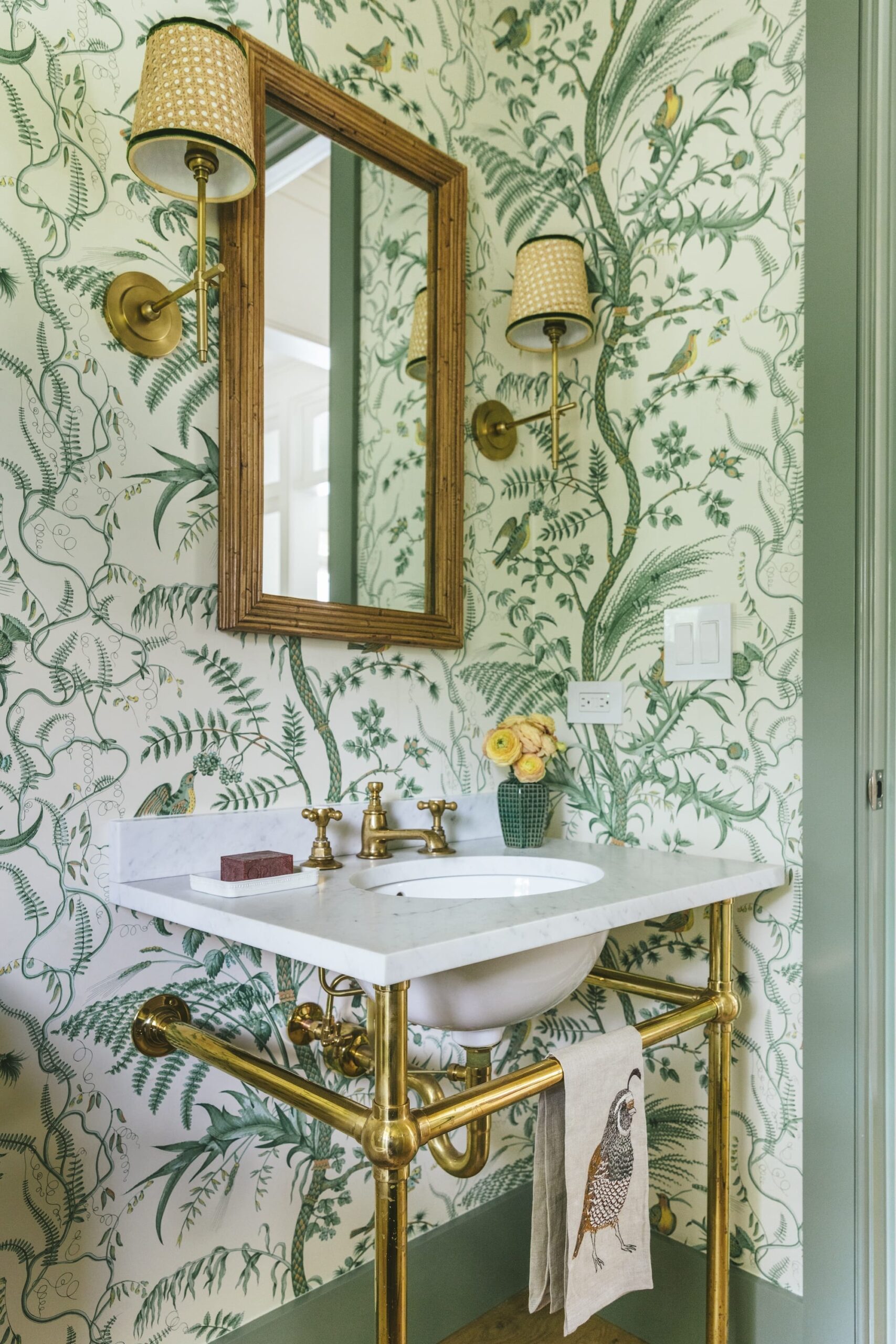  If you could use a break from the hustle and bustle of daily life, come rest with us in this relaxing and charming Charleston home designed by the talented Caitlin Kah!  Step inside this family-friendly oasis and then look around again. From the stunning color palette to the well-placed accessories, every element is perfection.  You won’t want to miss a single character-filled detail! Brantley Photography