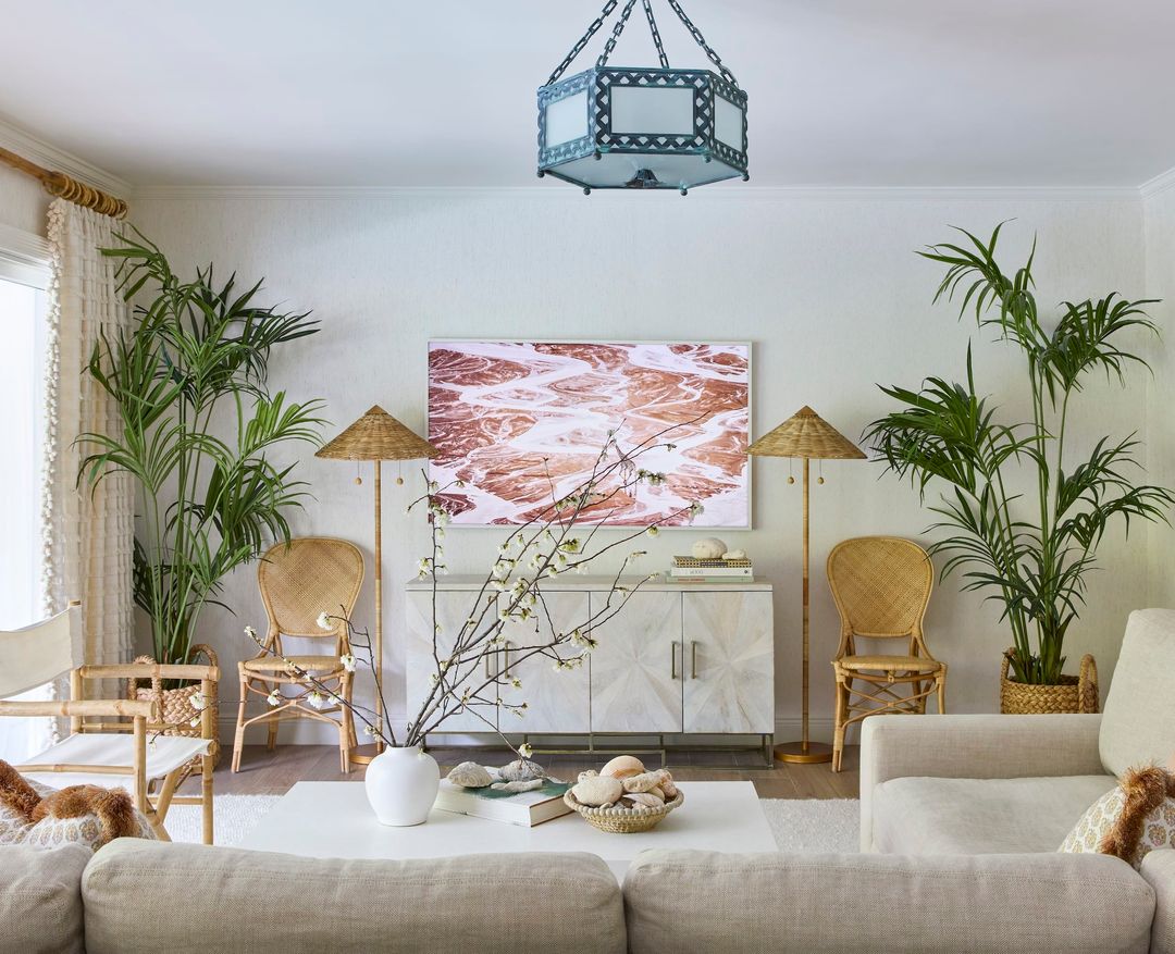 We don't know about you, but we always like starting the week with a little good taste. On that end, Caitlin Kah absolutely delivers. We are loving the chic stylish room designs --with pops of color in all the right places and the perfect dash of metallic chic. Brantley Photography