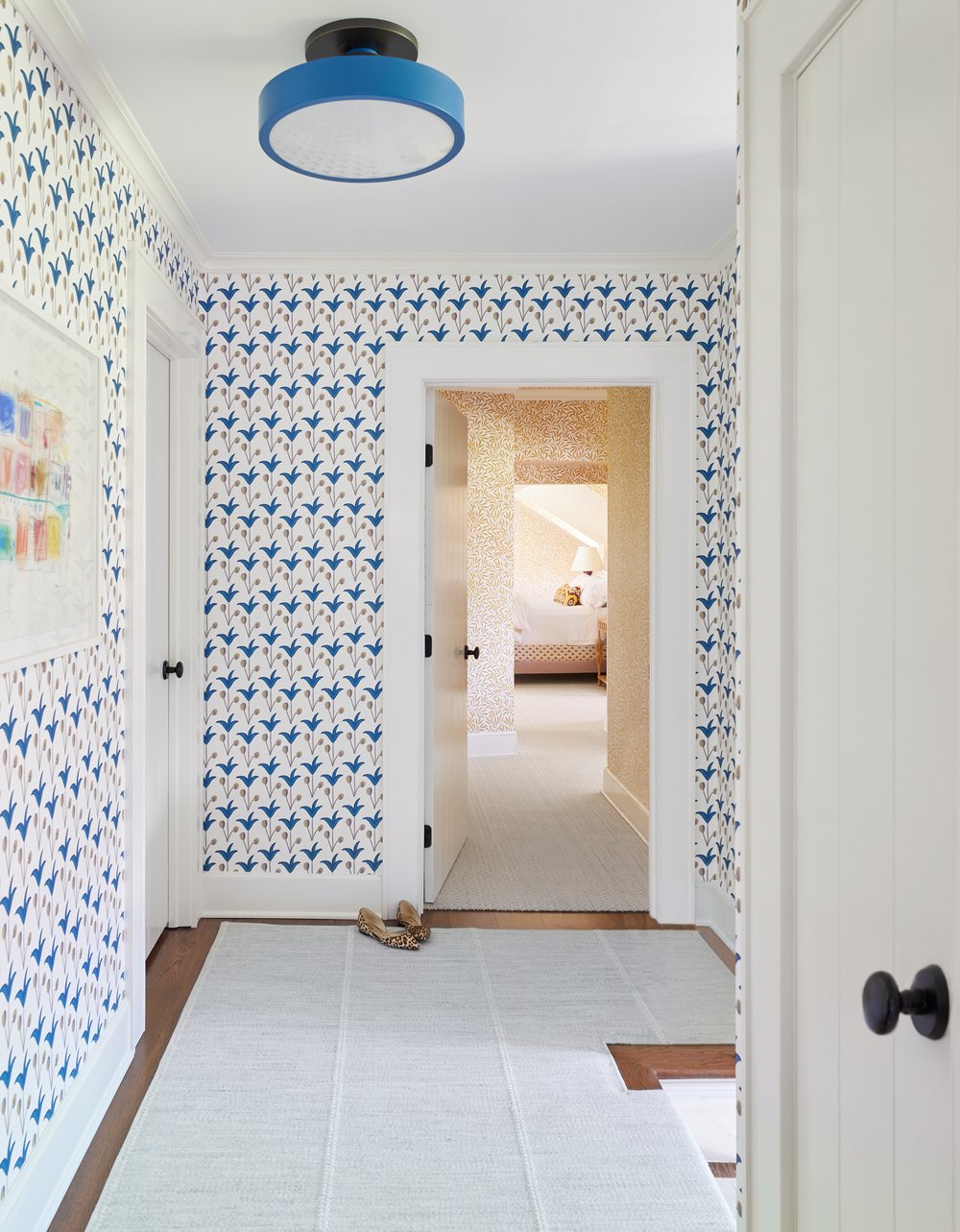 It’s almost the weekend, and if there was ever a moment for a little color in our lives–and our homes–it’s now! From food to flowers, art to dresses, everything is better with a splash of a favorite shade! ?  Take a peek at this fabulous, and colorful home decor with the talened interior designer  Colleen Simmonds, and we think you’ll agree. Wishing you a bright, beautiful Thursday full of sunshine–and style! Emily Gilbert Photography