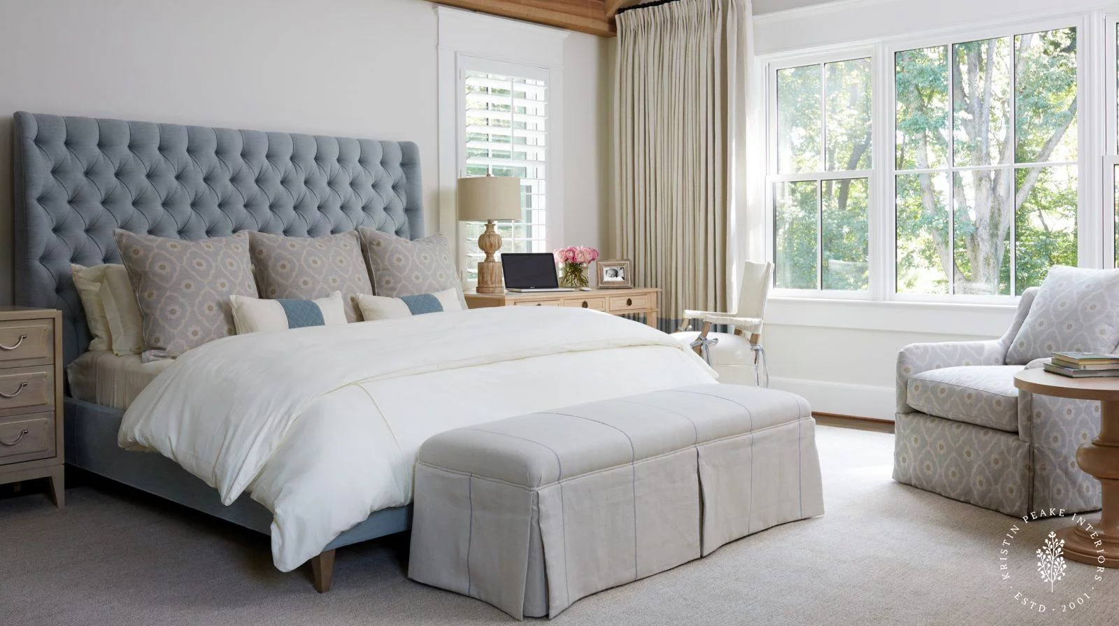 Modern Farmhouse Design by Kristin Peakes Interiors: A Perfect Blend of Rustic Charm and Modern Living -Photography: Stacy Zarin Goldberg