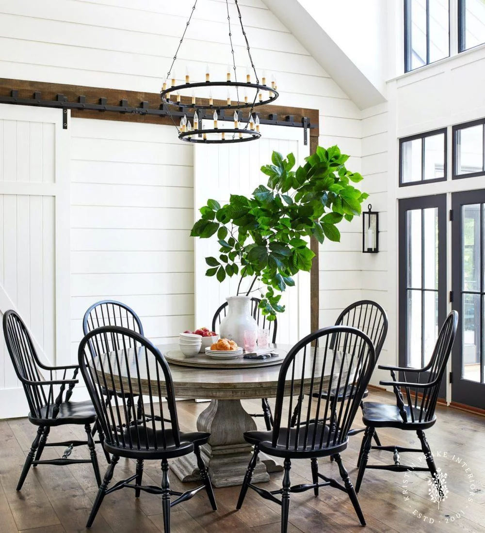 Modern Farmhouse Design by Kristin Peakes Interiors: A Perfect Blend of Rustic Charm and Modern Living - Photography: Stacy Zarin Goldberg