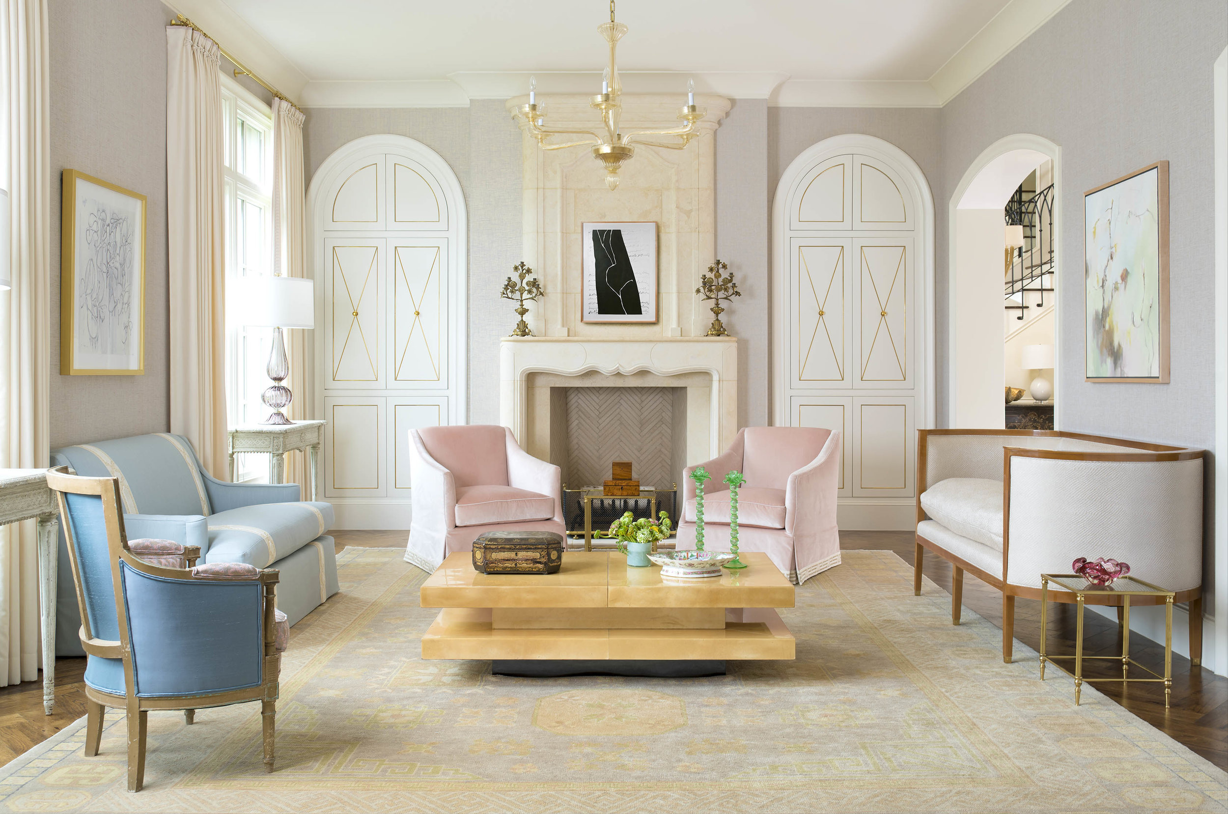 6 Tips to Create a Classic Southern HomeCreating a classic Southern home is all about charm, comfort, and timeless style. Whether you’re designing from the ground up or giving your space a Southern-inspired refresh, these six tips will help bring that laid-back, yet sophisticated vibe into your own home