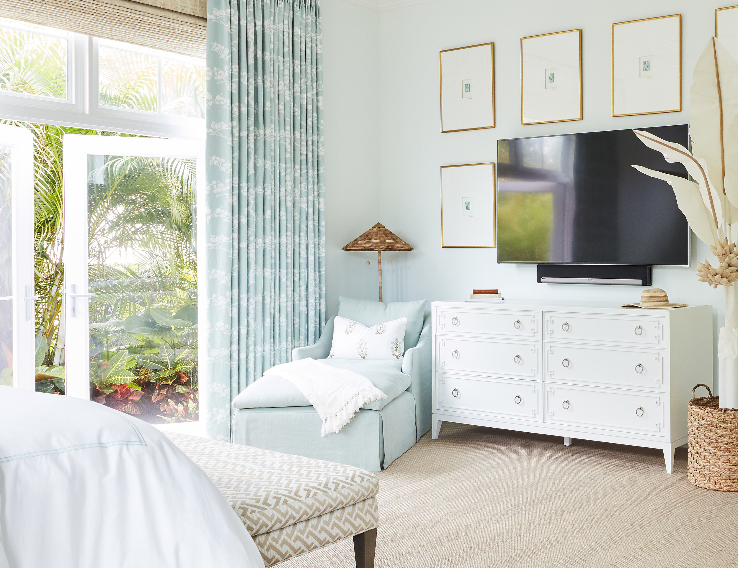 Creating a warm and inviting home doesn’t have to be difficult or costly. With a few simple changes, you can transform any space into a retreat that welcomes you and your guests. Take a look at 6 easy ways to achieve just that!Kara Miller Design | Brantley Photography