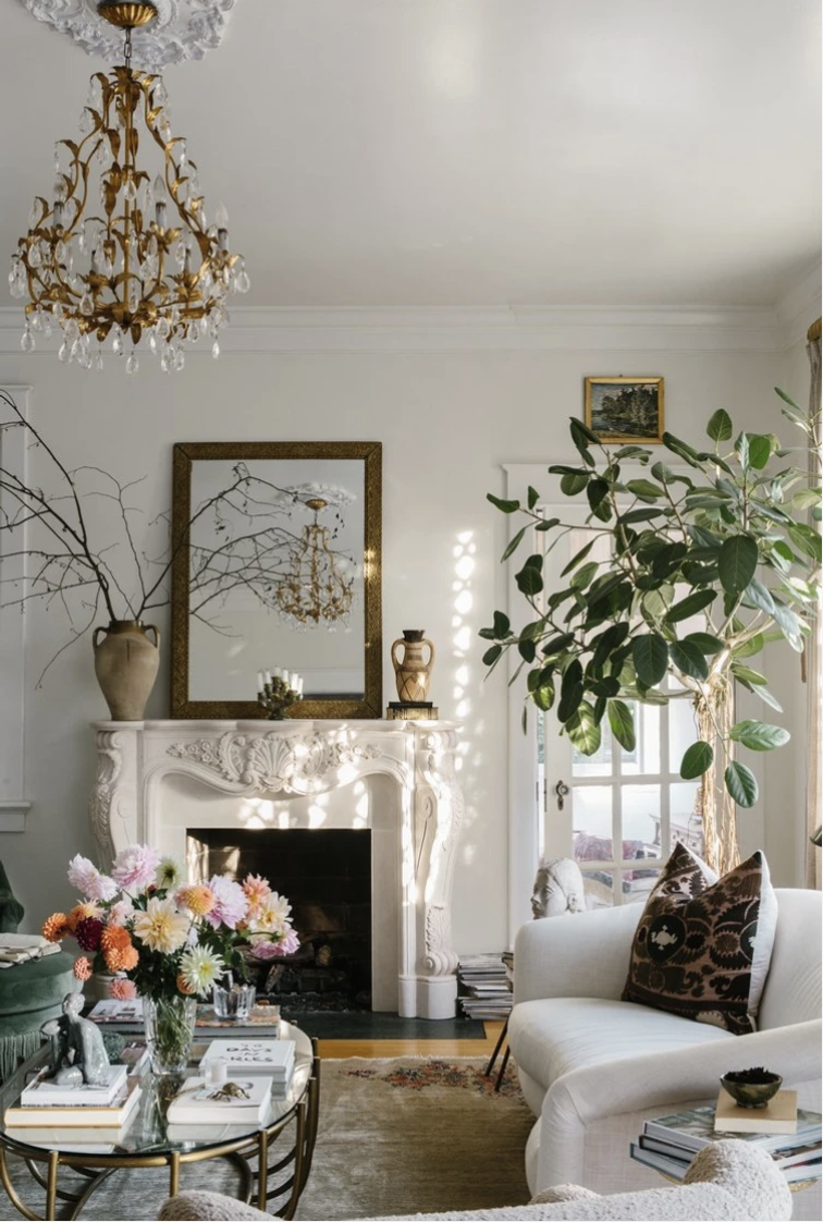 Don't you just love it when you stumble upon scroll-stopping interior design inspiration? That's exactly what happened to us with Carley Summers' work.