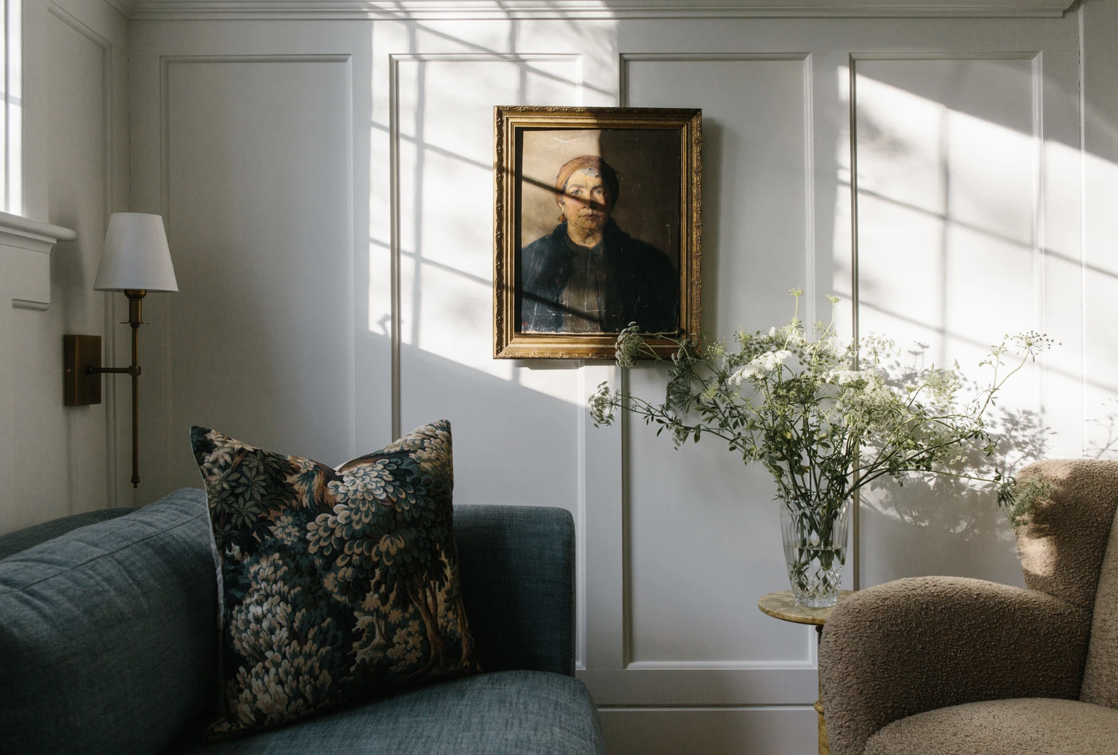 Don't you just love it when you stumble upon scroll-stopping interior design inspiration? That's exactly what happened to us with Carley Summers' work.