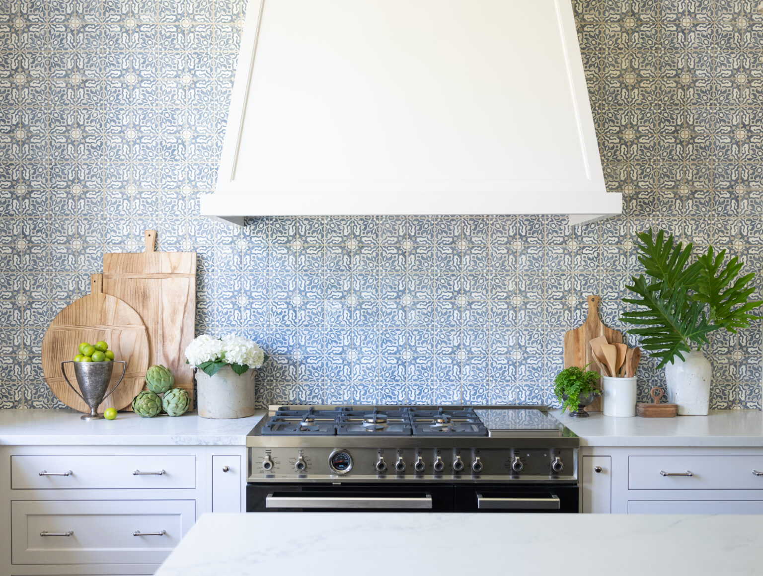 Stunning Home Interiors That Define Effortless Style - Design Chic