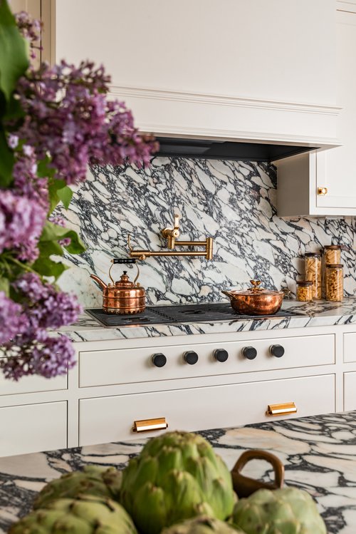 When it comes to kitchens, we spend a lot of time thinking about the usual things. White or stainless appliances? Wood or tile floors? Beyond the basics, there are so many ways to make the heart of the home warm, welcoming and absolutely you. If you are looking for stunning kitchen remodel ideas, look no further than PCD Studios.